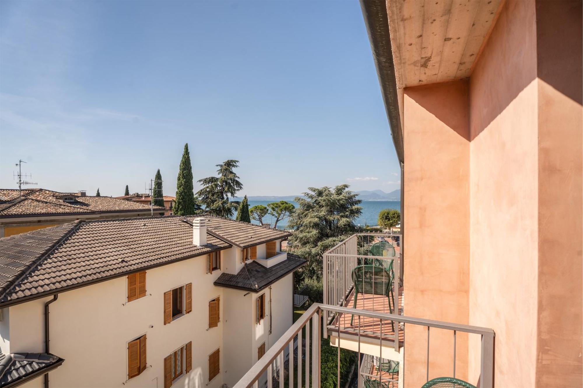 Hotel Al Castello Torri Del Benaco Eksteriør billede
