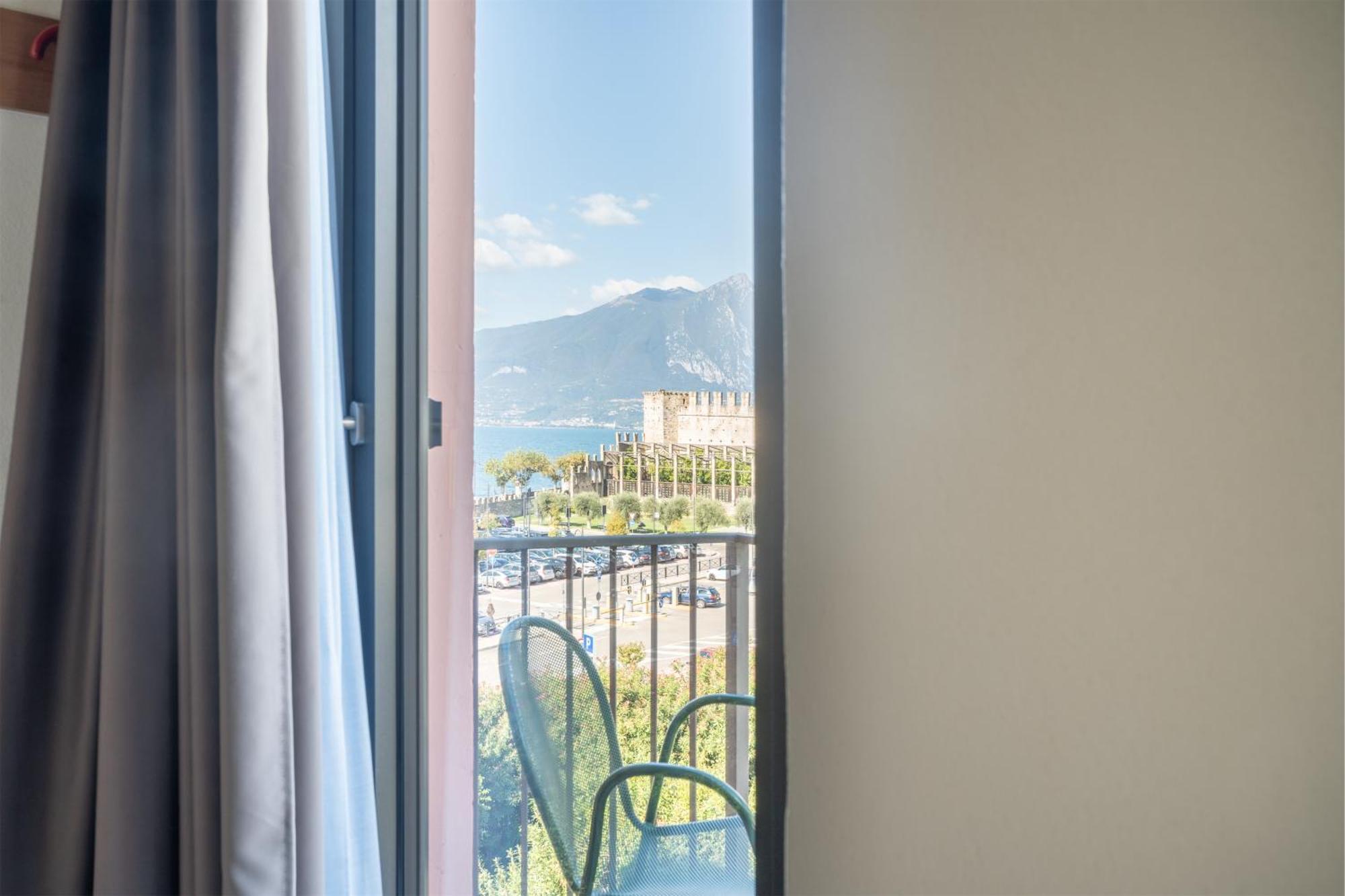Hotel Al Castello Torri Del Benaco Eksteriør billede