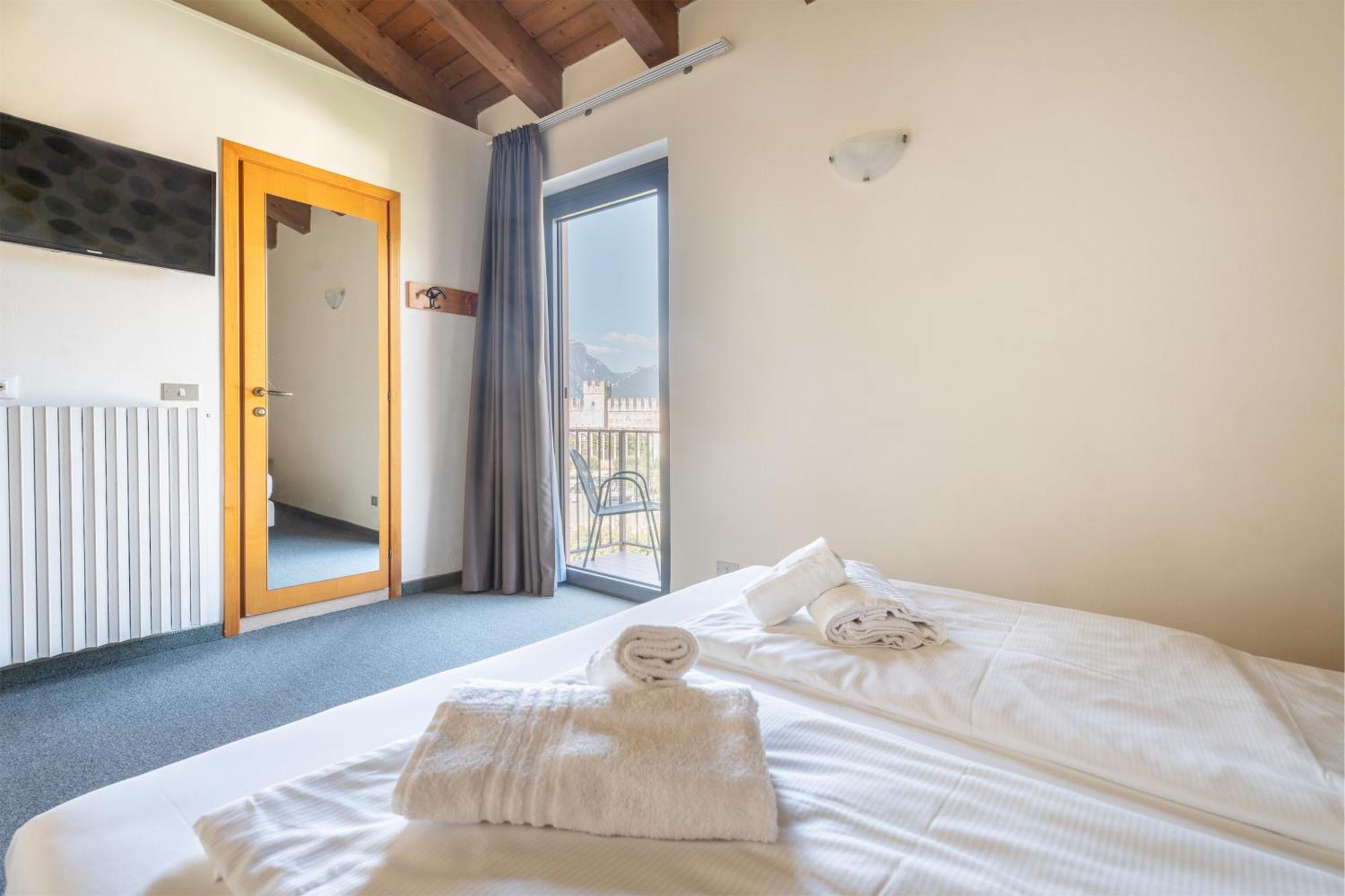 Hotel Al Castello Torri Del Benaco Eksteriør billede