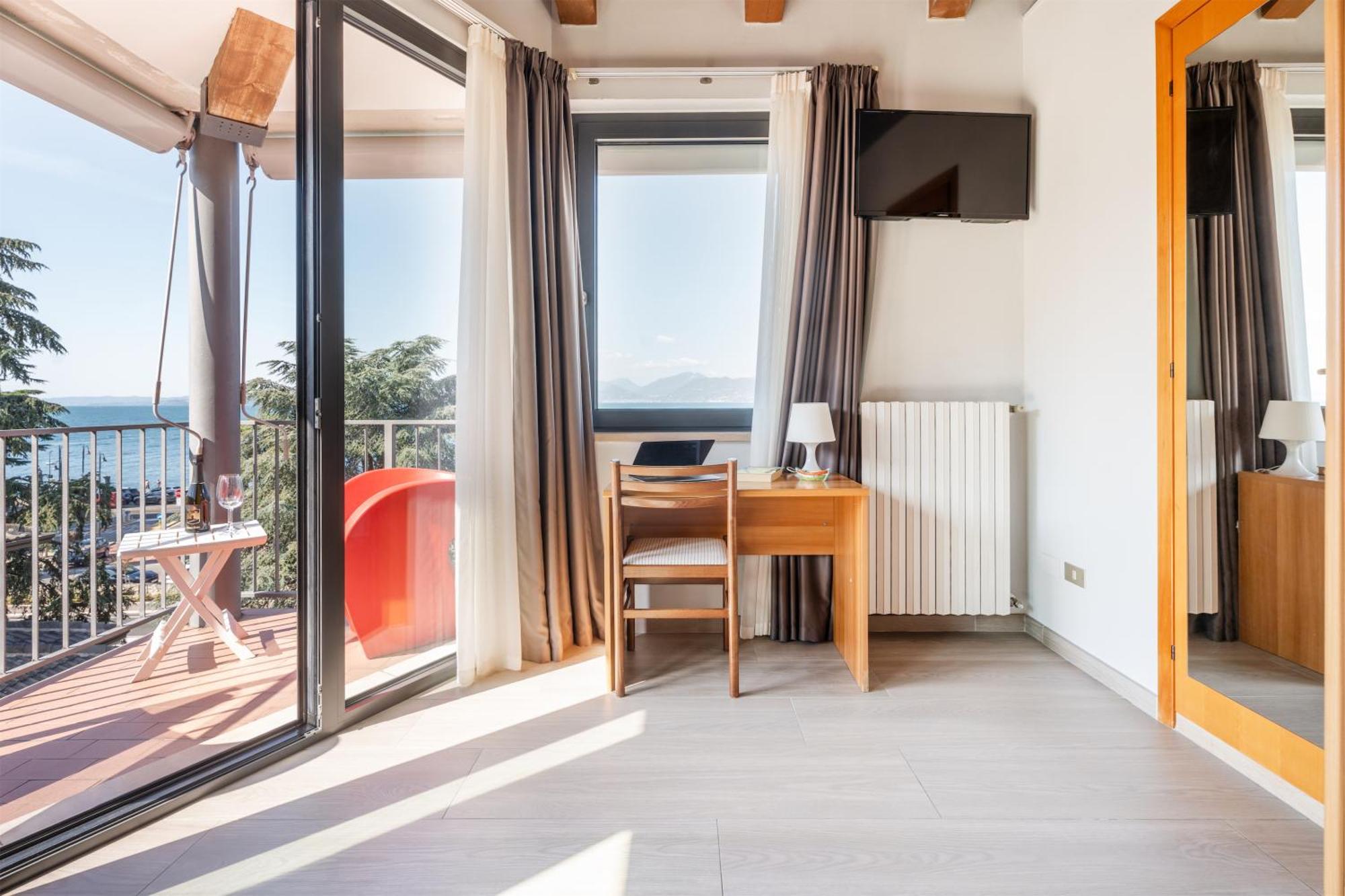 Hotel Al Castello Torri Del Benaco Eksteriør billede