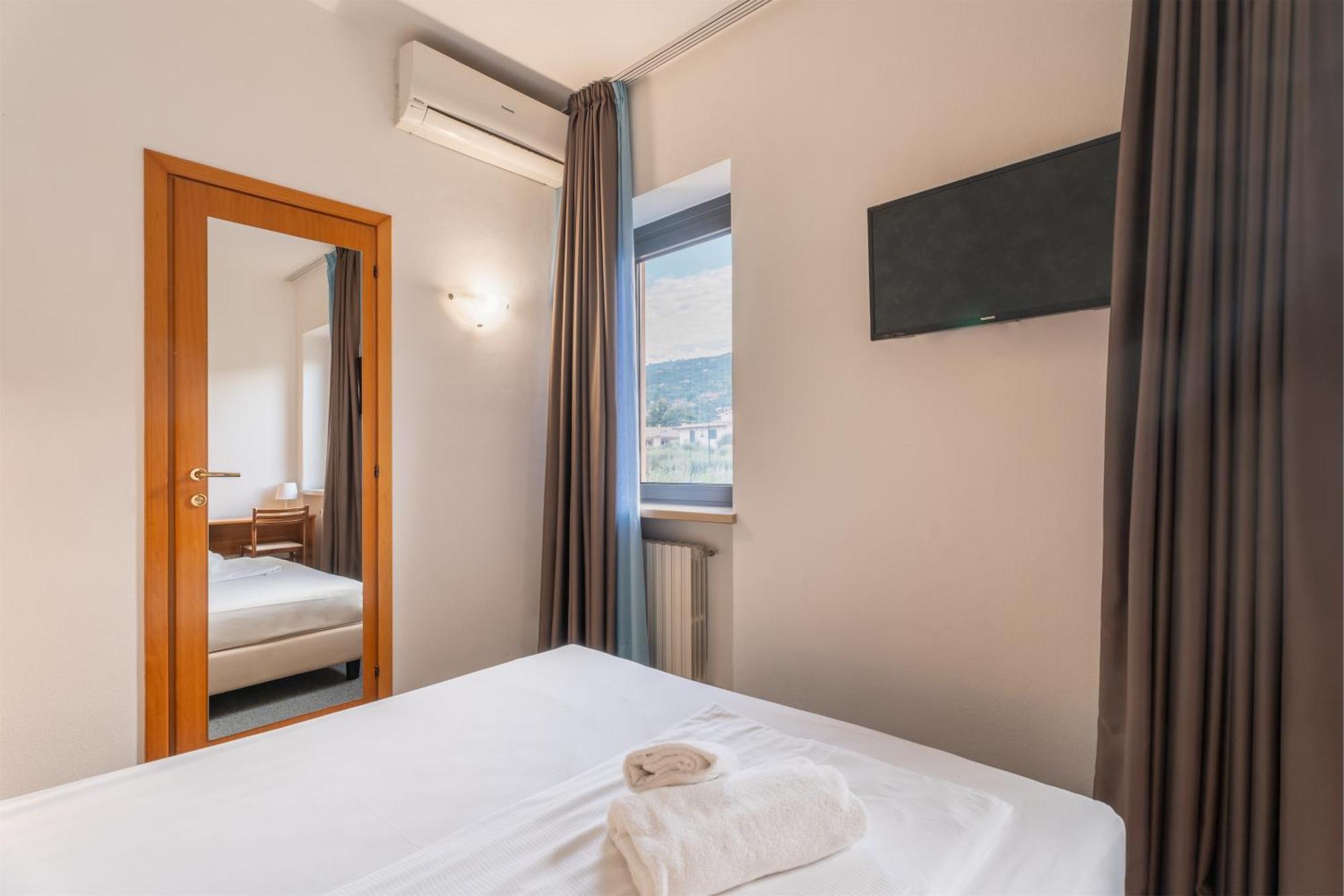 Hotel Al Castello Torri Del Benaco Eksteriør billede