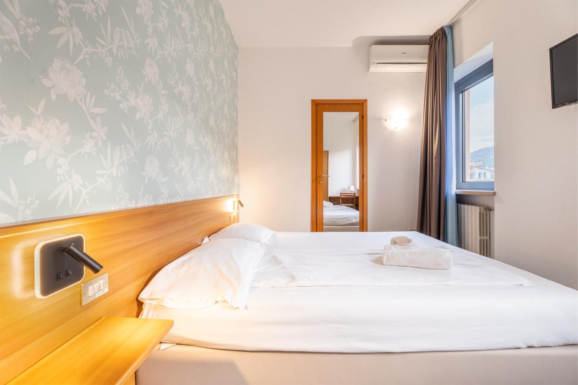 Hotel Al Castello Torri Del Benaco Eksteriør billede