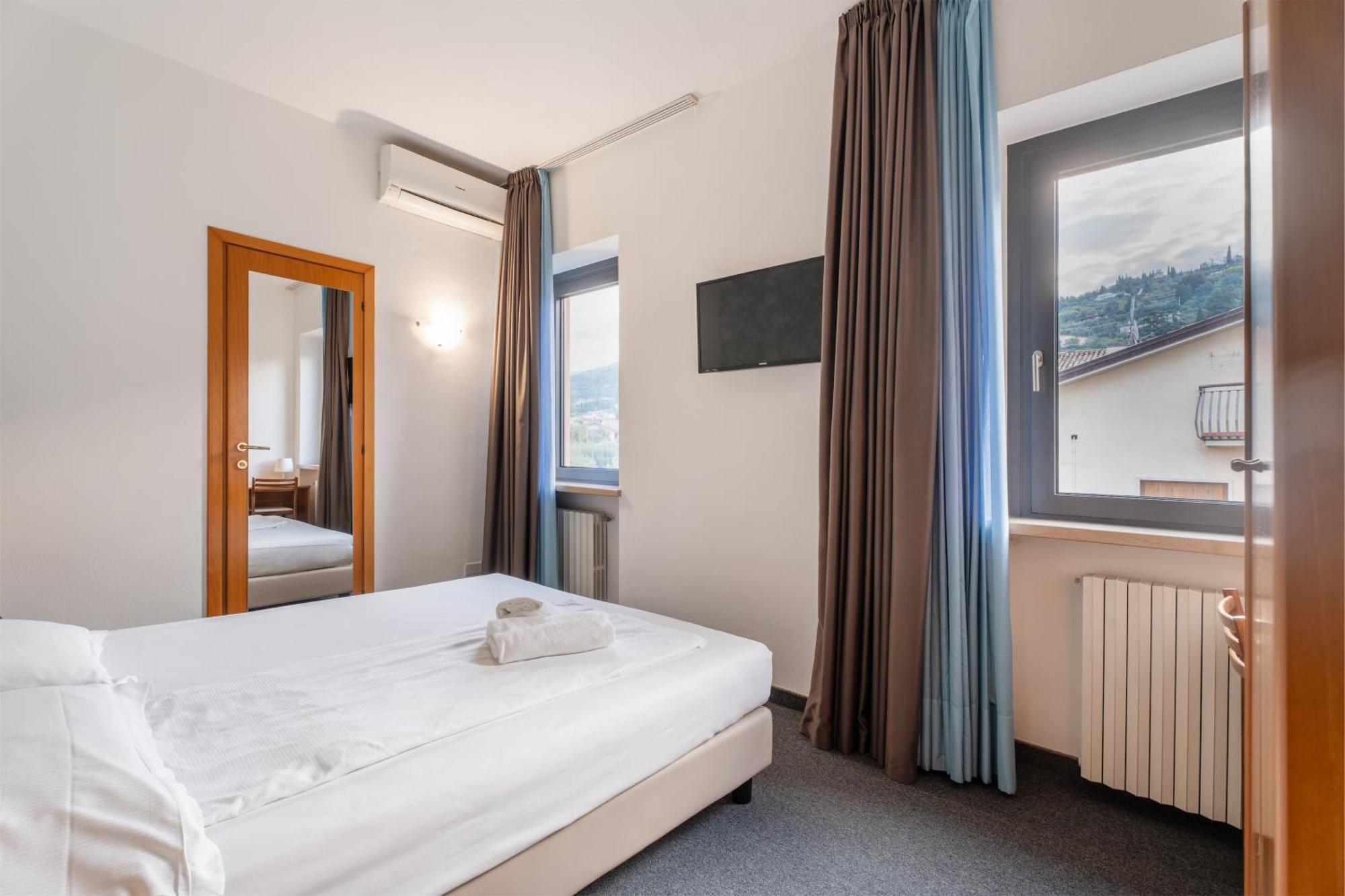 Hotel Al Castello Torri Del Benaco Eksteriør billede